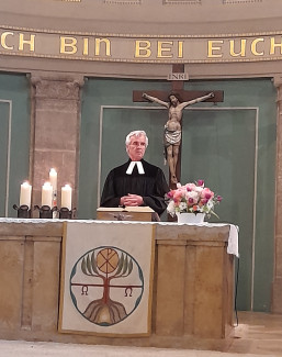Pfarrer Ernst Schwemmer 